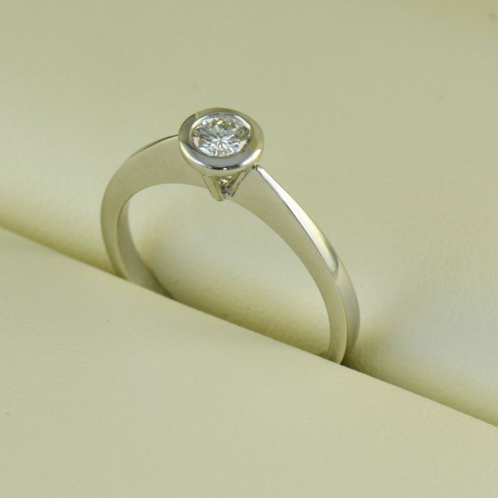 Inel logodna, alb, diamant rotund (cod 601,627) Bucuresti Sectorul 1 • OLX.ro