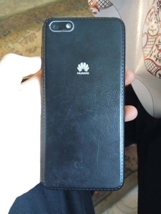 Телефон HUAWEI в нормальном состоянии