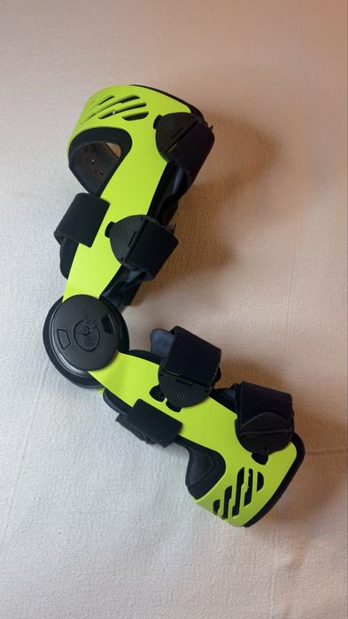 Orteza genunchi Bauerfeind