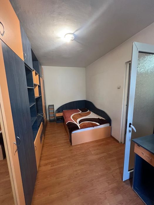 Apartament cu 3 camere , Craiovita Noua- zona George Enescu