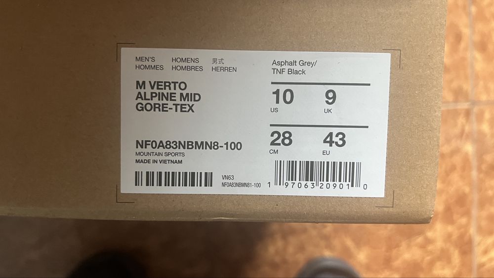 Продавъм: The North Face зимни обувки с GORE-TEX