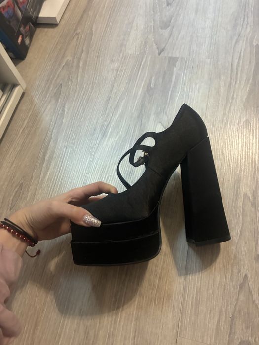 Сатенини обувки нови