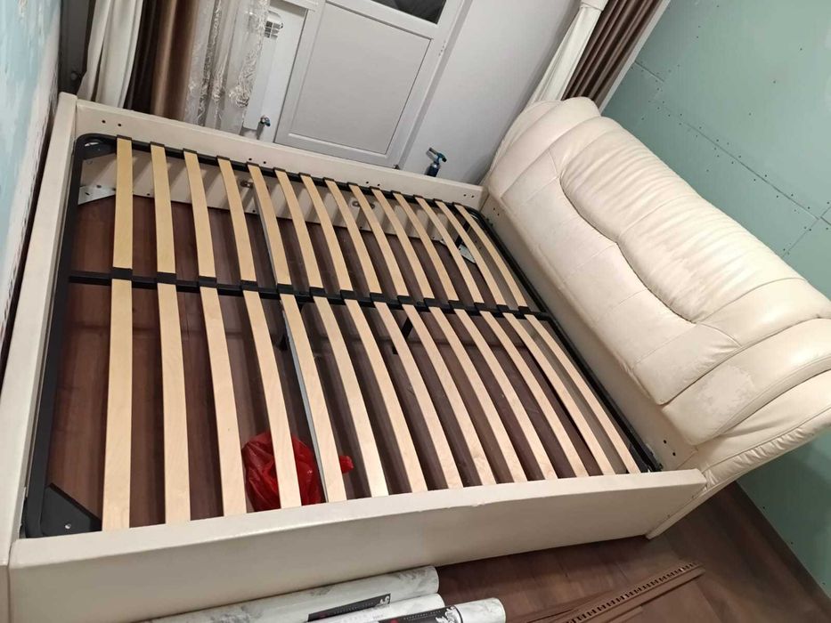 Двухспальная кровать