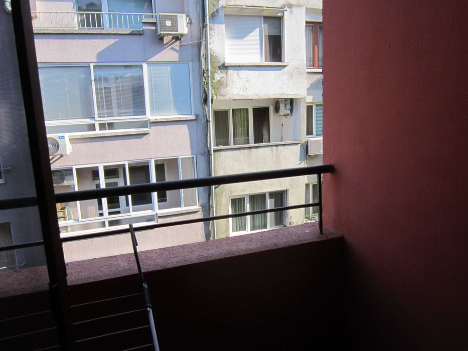 Дава се под наем Едностаен апартамент в Бургас, Възраждане - 30 кв.м за 127.5 € - Снимка #6