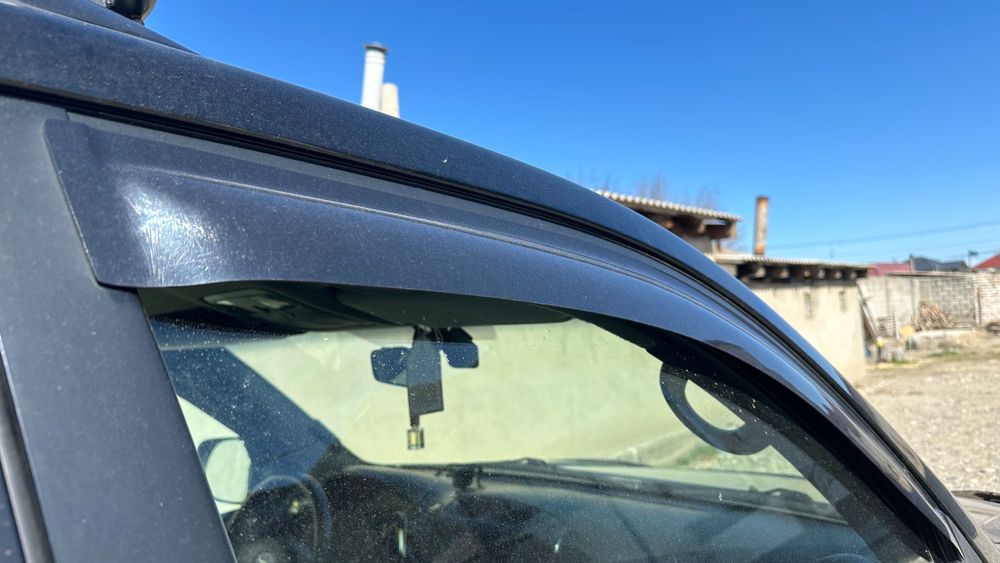 Продам ветровики на Прадо 120