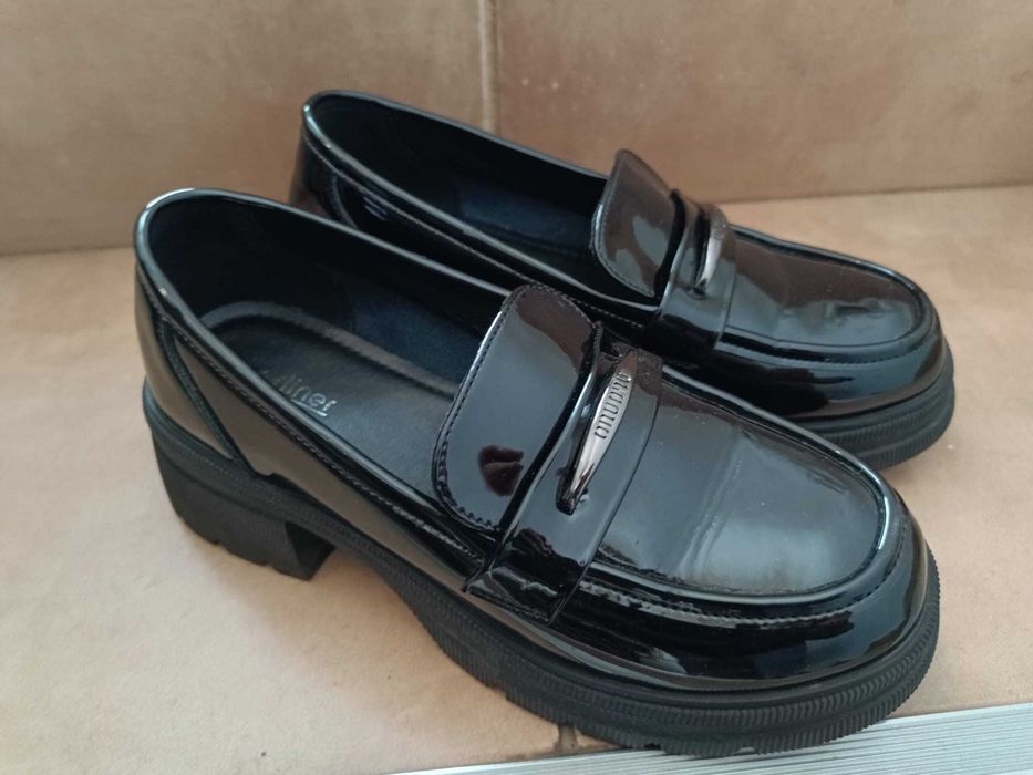 Vand pantofi dama firma Berliner, ca noi