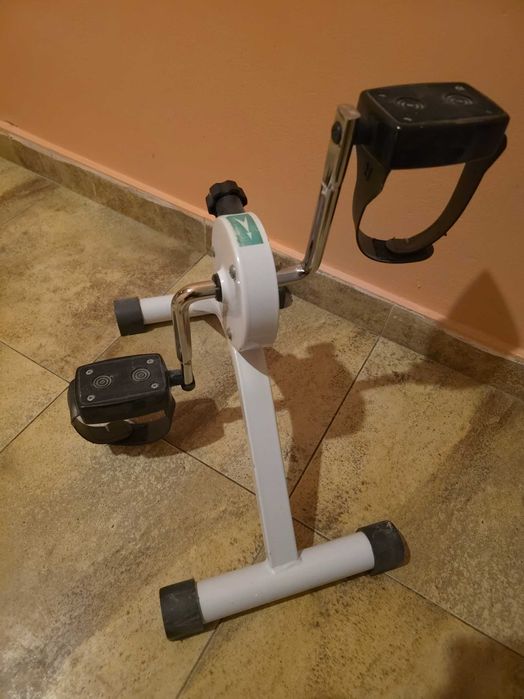 Ролатор, Инвалидна количка