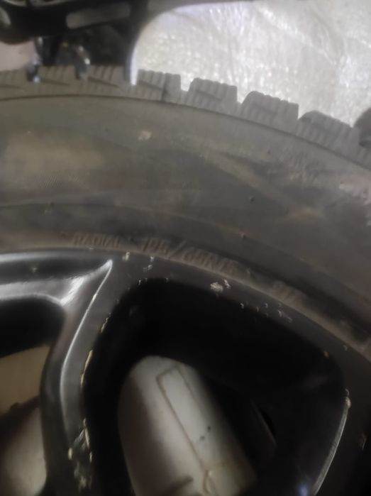 Диски с резиной.