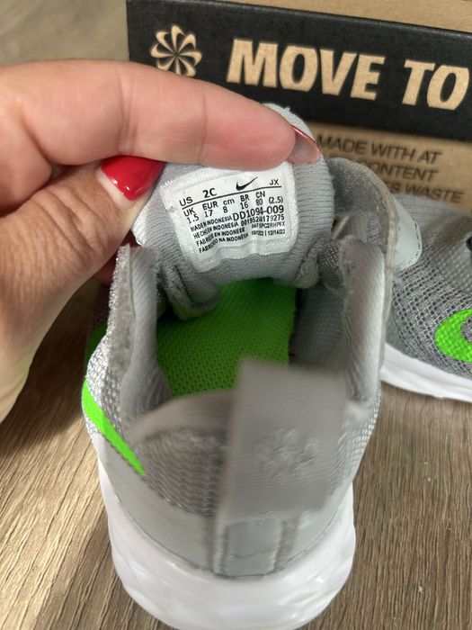 Маратонки Nike номер 17