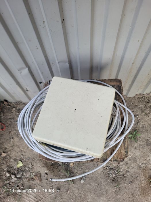 Продам  wi fi роутер, с антенной.