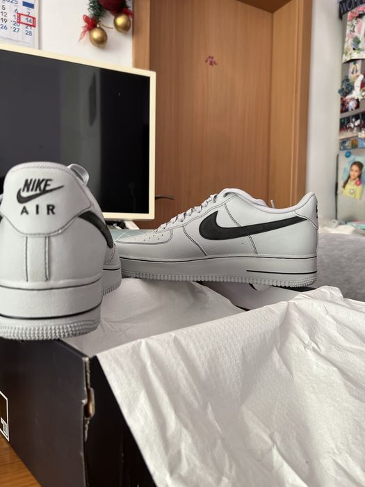 Nike Air Force 1 07 LV8 - чисто нови в кутия