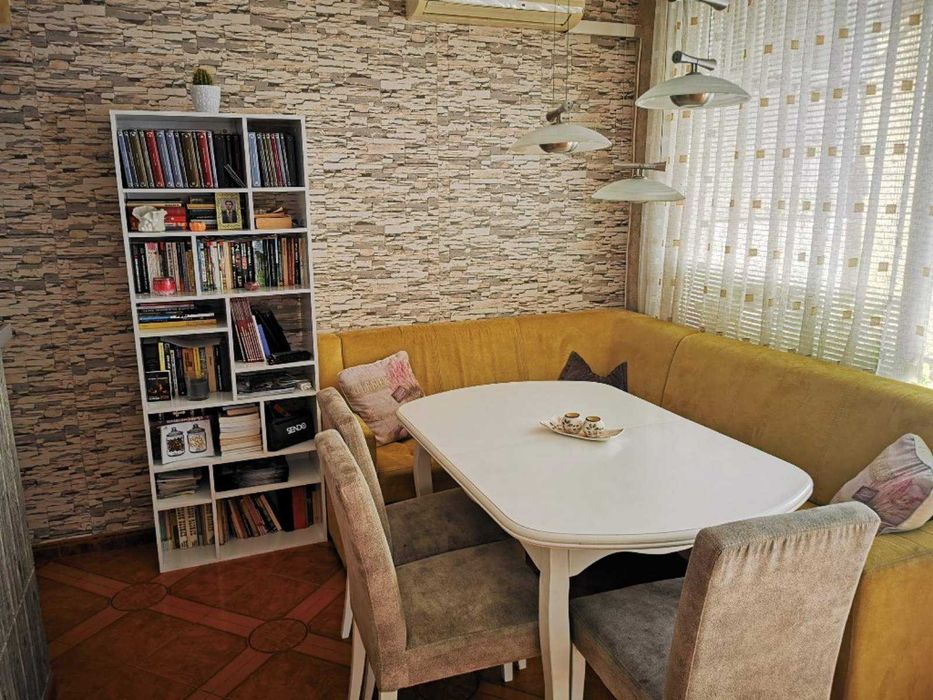 Продава се Четиристаен апартамент в Поморие - 140 кв.м за 948 €/кв.м - Снимка #1