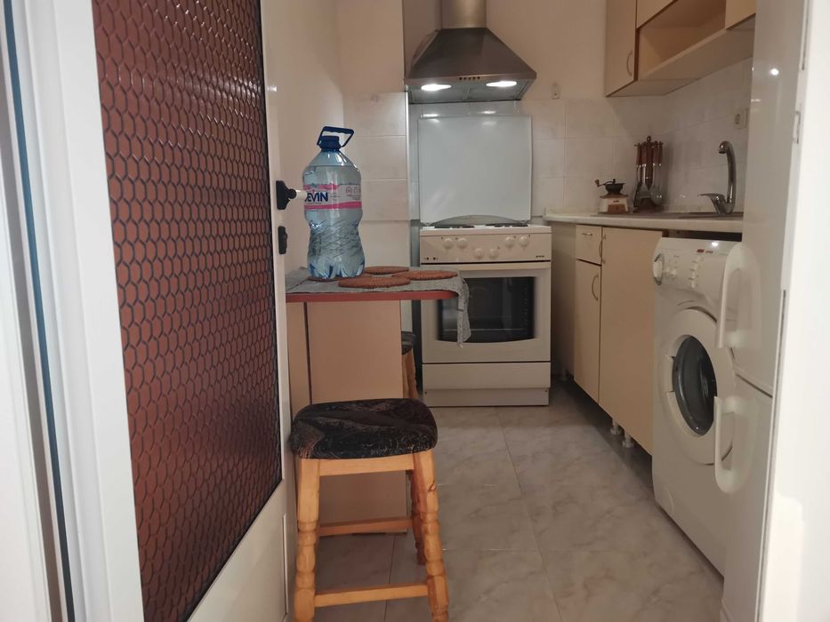 Дава се под наем Двустаен апартамент в Бургас, Славейков - 57 кв.м за 331.5 € - Снимка #2