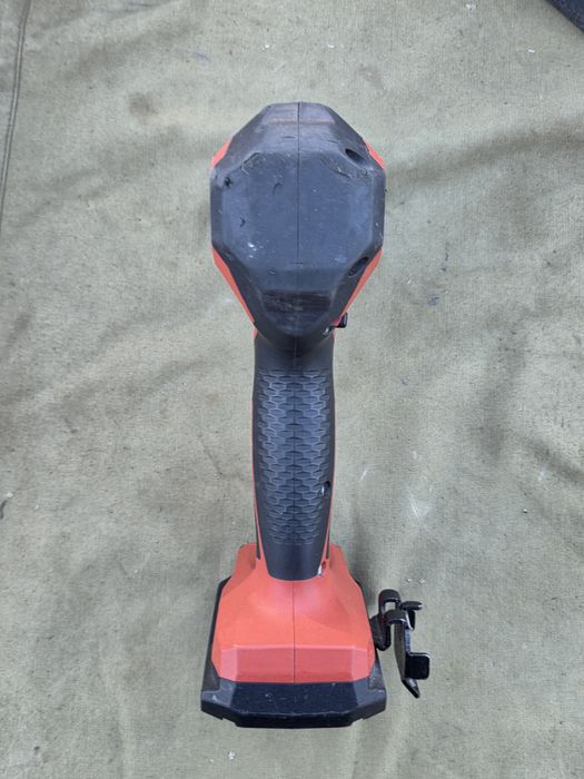 HILTI SF4-22 безкабелна пробивна машина