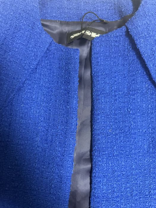 Дамско   синьо сако размир s/м обличано много малко