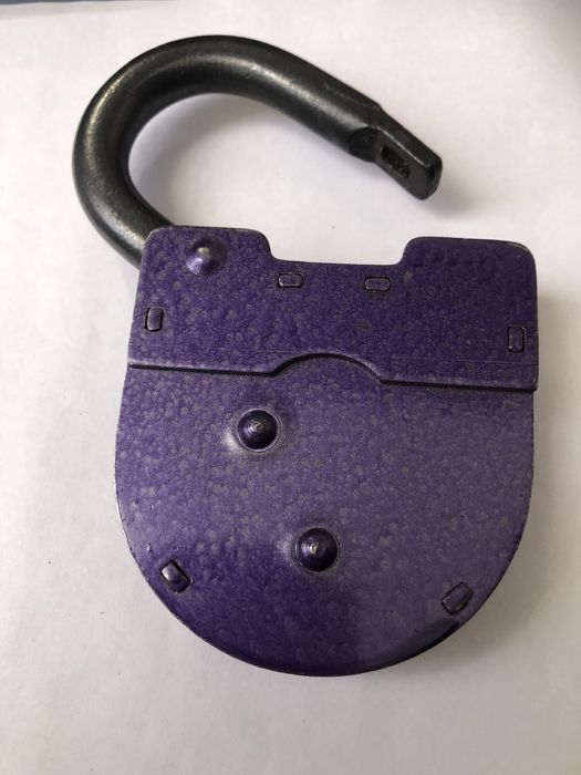 Бұрынғы алқа есікке