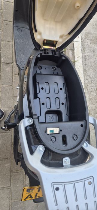 Scuter electric RKS R8 – 2022