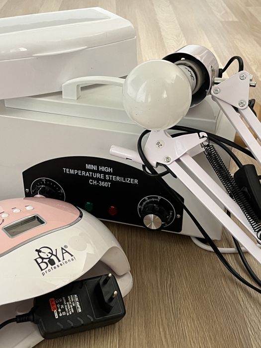 Продам набор для маникюра в хорошем состоянии