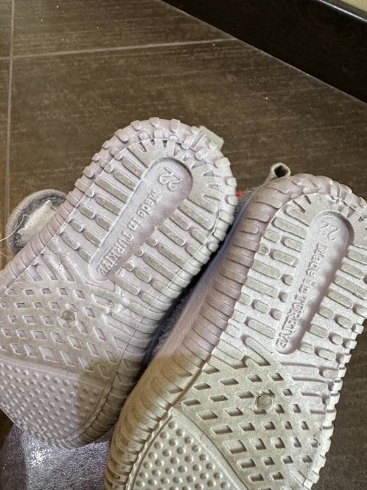 Продавам обукви и пантови размер 23 и 22