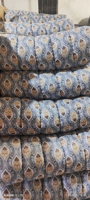 Yostiqlar akrel va sintafonlik