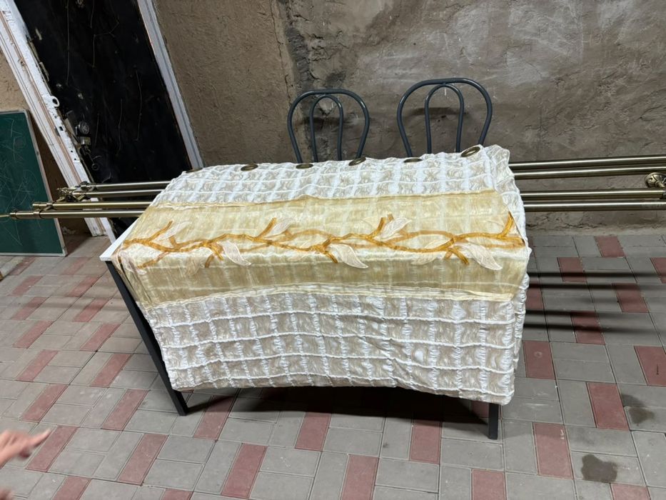 Шторы с карнизом