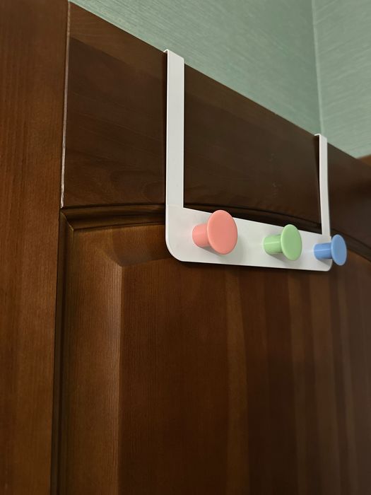 Вешалка на дверь