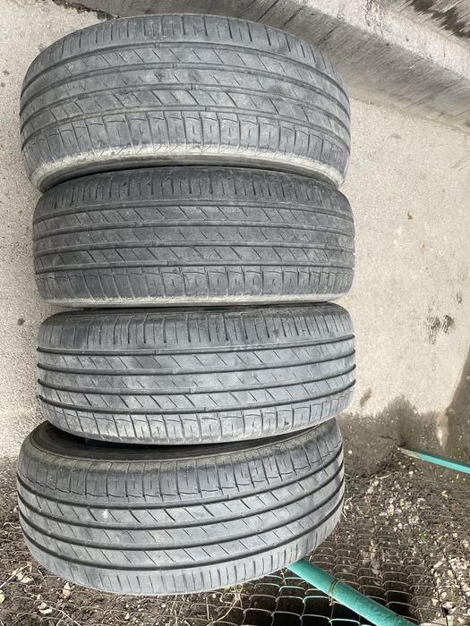 215 60 R16 Roadx H12