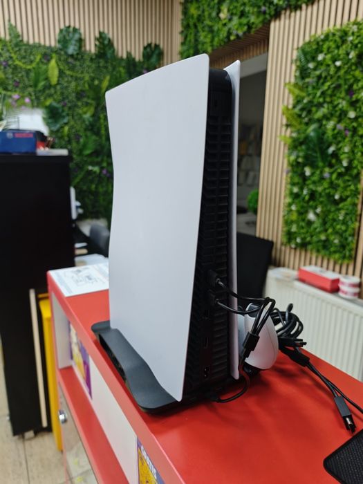 PlayStation 5 cu Cd +4 jocuri