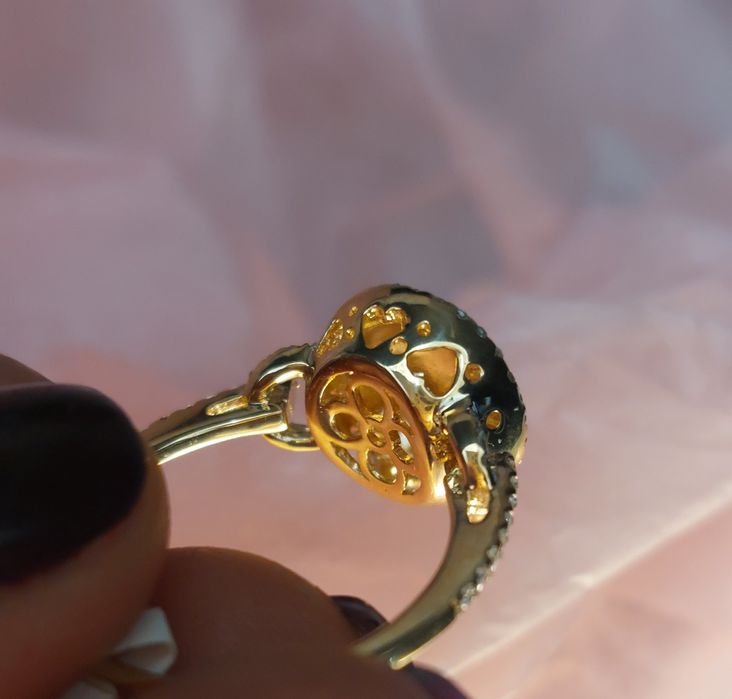 Оригинальное золотое кольцо