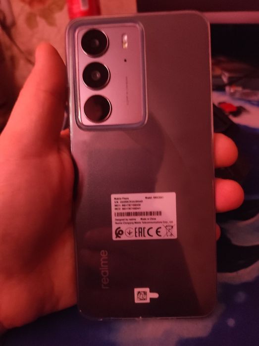 Продам смартфон Realme Z75