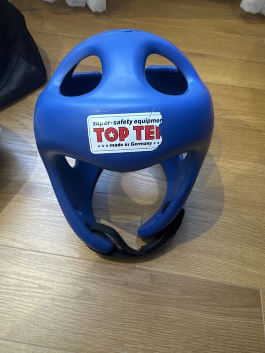 Шлем топтен синего цвета