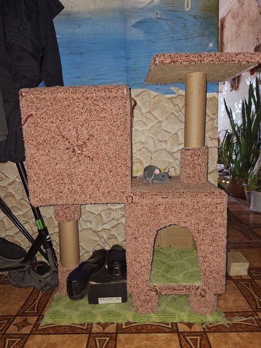 Продам домик для кошек.