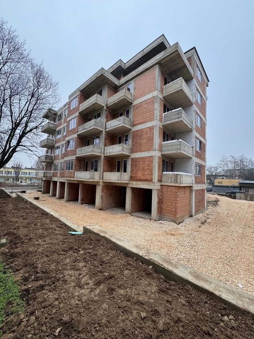 Продава 3-СТАЕН и гараж от частно лице