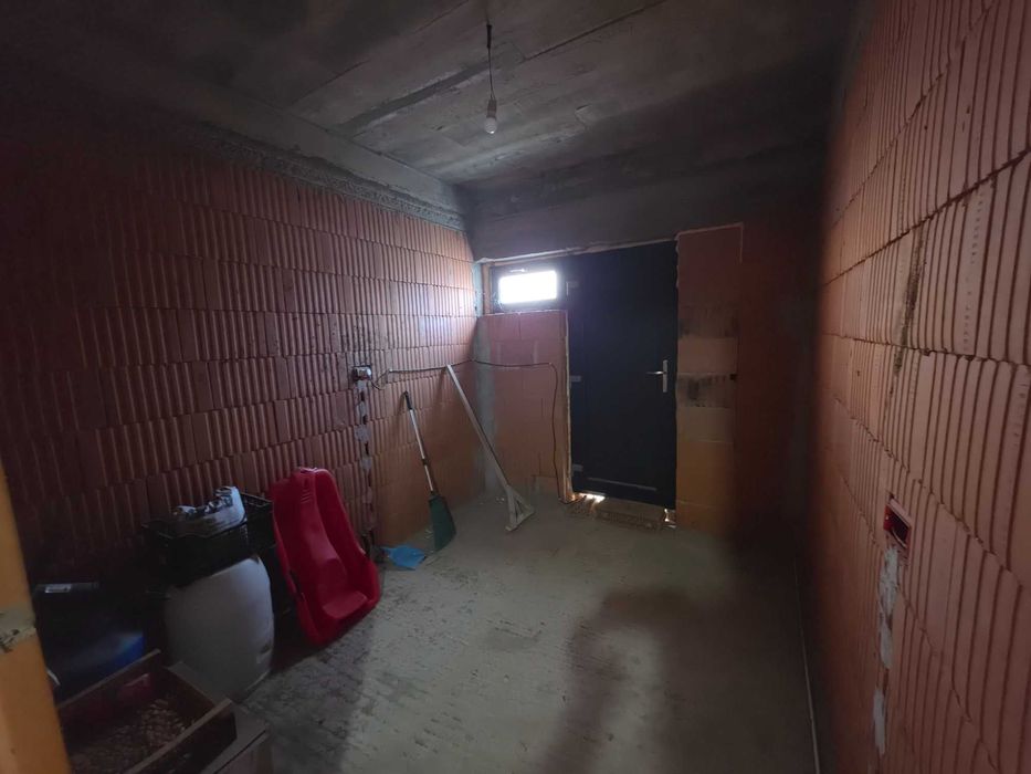 Casă premium din cărămidă la rosu (200 mp), BECI, livadă pe rod în Malcoci – Ideală pentru Familie sau Pensiune