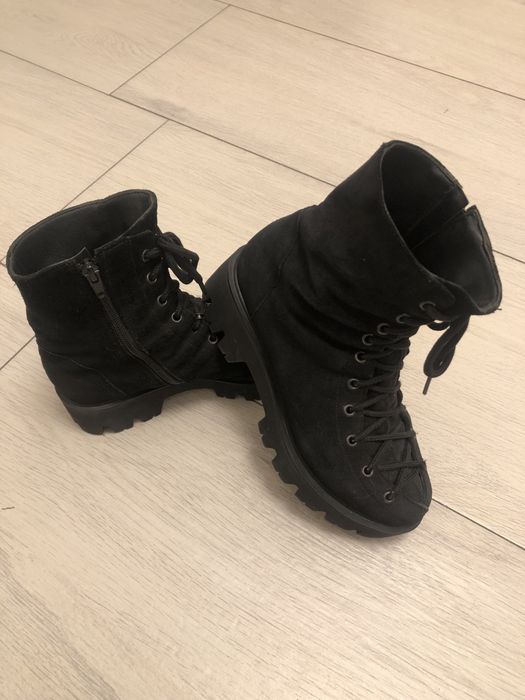 Cizme din piele întoarsă