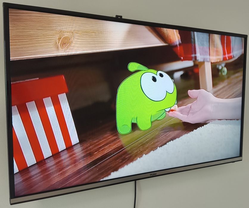Большой смарт телевизор Haier