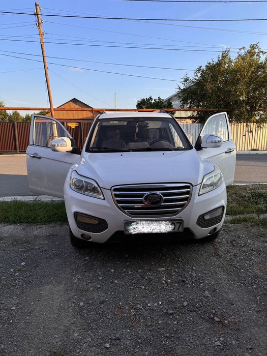 Продам машину Lifan X60