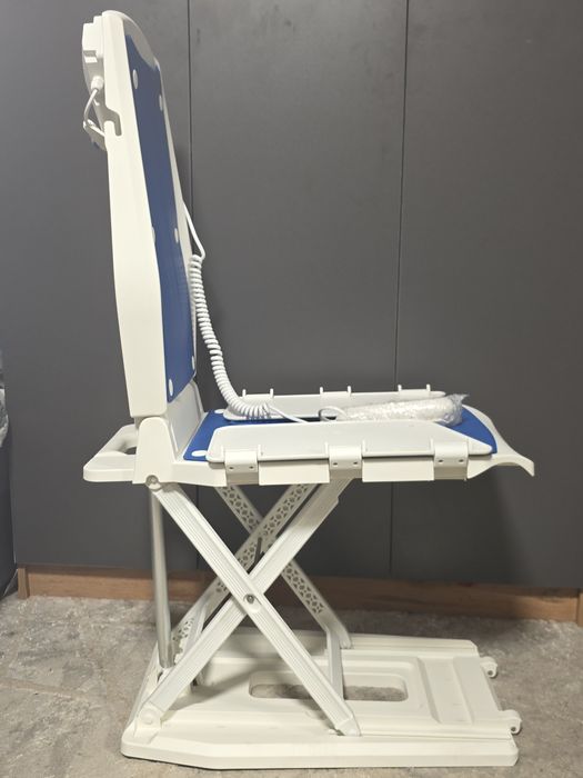 Инвалидное кресло (подъемник)