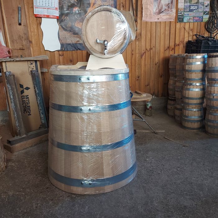 Дъбови бъчви от производител