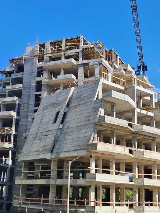 Евтин апартамент в нова уникална сграда, във Възраждане 3