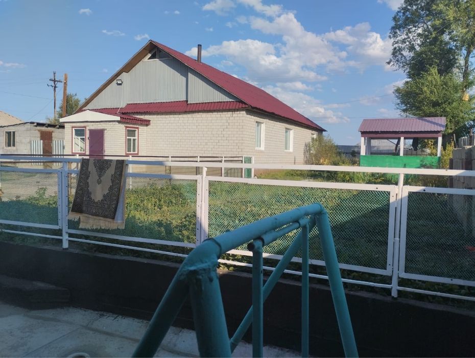 4 бөлмелі Үлкен  үй сатылады!