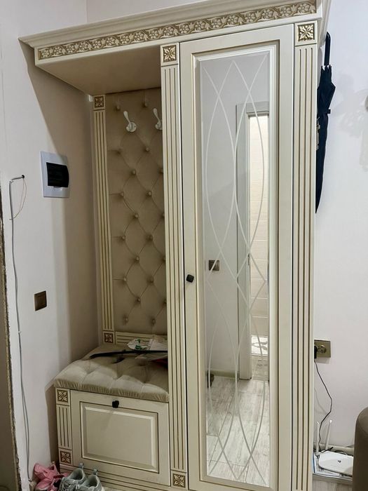 Срочно продам шкаф в прихожую
