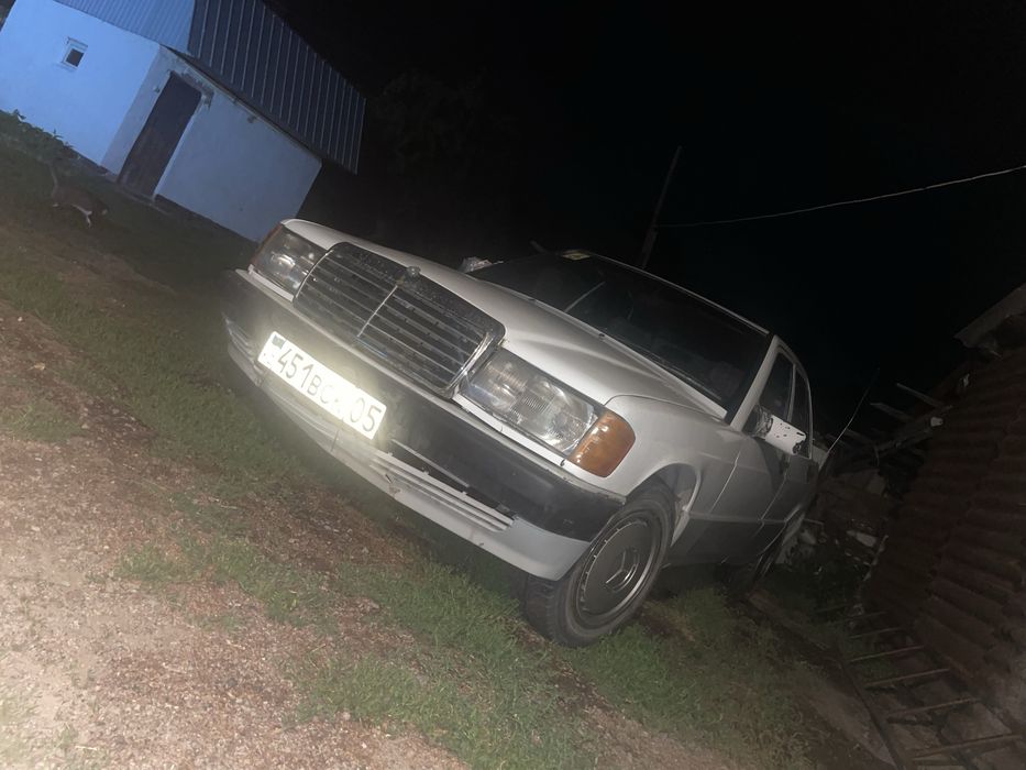 Машина,mercedes benz 190