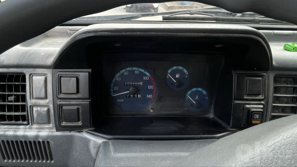 moshina 2019 yil halol probeg 205.000 km hech yerinda kraska yoq