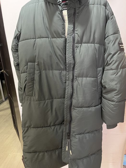 Продам демисезонный пуховик