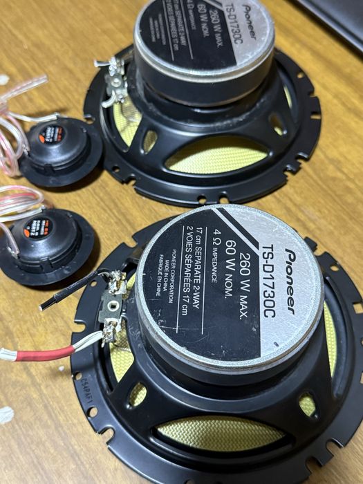 Продается комплект динамиков
