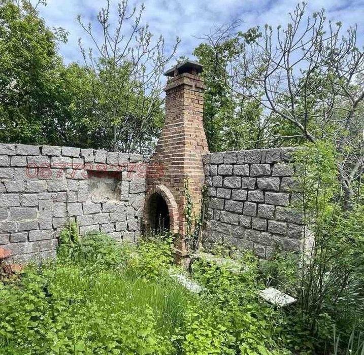 Триетажна къща 325м2, двор 475м2 от собственика