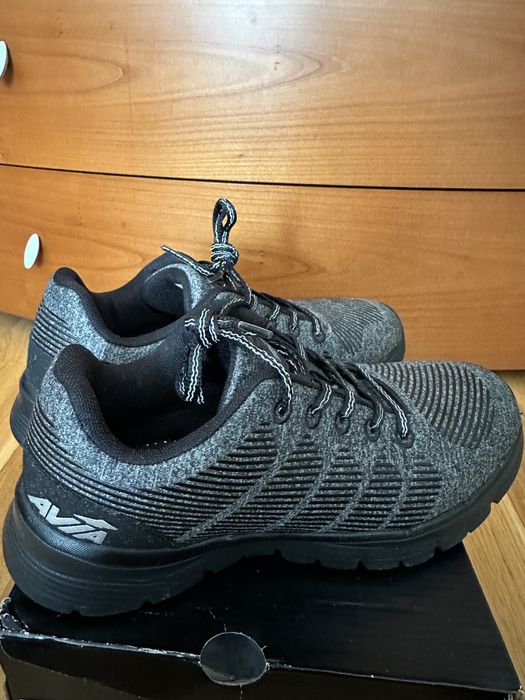 Маратонки на марката AVIA