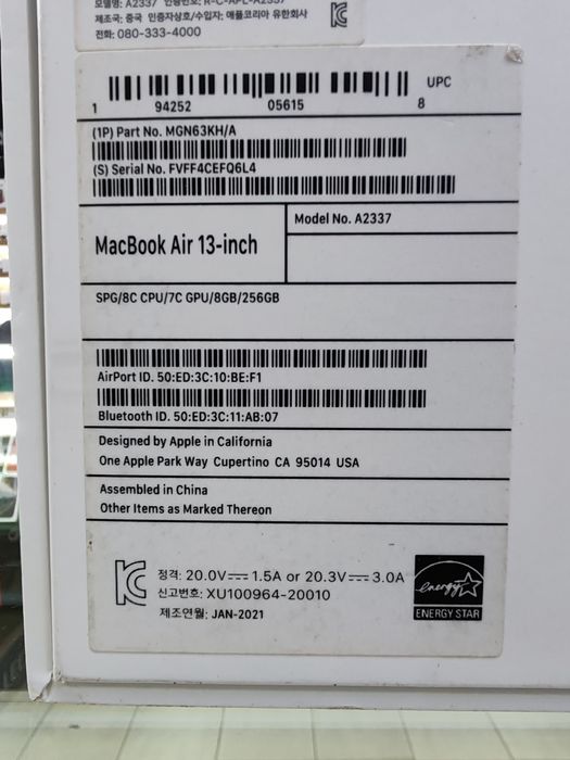 MacBook Air M1 8/256 xolati yangidek garantiyasi bor