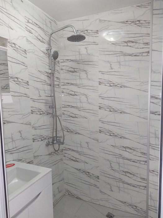 Продава четиристаен отличен в центъра